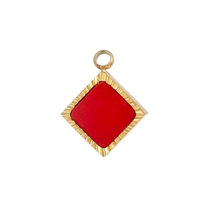 Pendentif losange vintage en émail rouge avec bord cannelé doré élégant