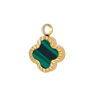 Pendentif trèfle doré avec incrustation de malachite verte et bords rainurés radiaux