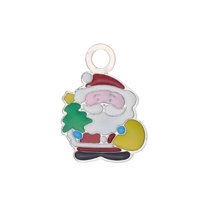 Détail d'un pendentif Père Noël en émail coloré avec sapin de Noël pour accessoires DIY