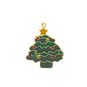 Ciondolo albero di Natale in smalto verde con stelle dorate su sfondo bianco pulito
