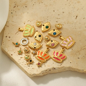 DIY Emaille-Anhänger mit Zirkonia-Krone, Smiley und Stern in Goldoptik für Schmuck