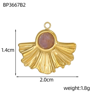 Detailed size chart of a golden leaf pendant with purple gemstone and radiant textures