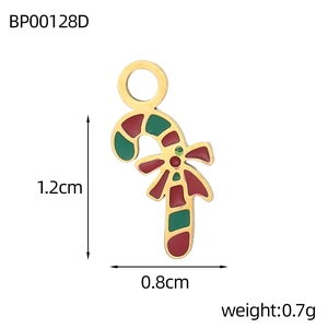 Vue détaillée d'un pendentif sucre d'orge mesurant 1,2 cm x 0,8 cm pour bijoux DIY