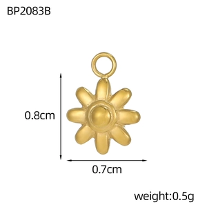 Macro shot showing 0.8cm gold sunflower pendant dimensions and weight specifications