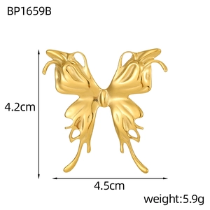 Detail of gold butterfly pendant with size 4.5x4.2cm and weight 5.9g specifications