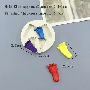 Silicone foot mold for fondant and chocolate cake decorating with specific dimensions