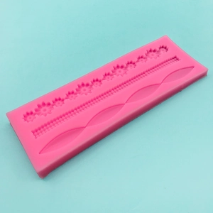Moule en silicone rose avec motifs fleurs, perles et vagues pour bordures de gâteaux