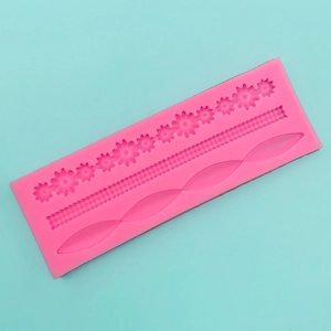 Moule en silicone rose détaillé avec textures de marguerites et perles pour gâteaux