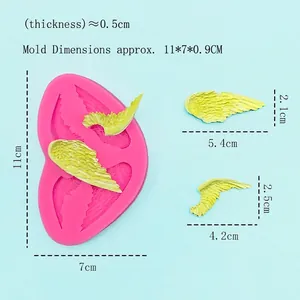Silikonform Engelflügel für Fondant mit Federtextur und Maßangaben in Rosa