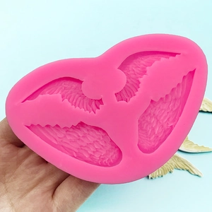 Silikonform in Engelsflügel-Design für Fondant und Harz mit feiner Federstruktur