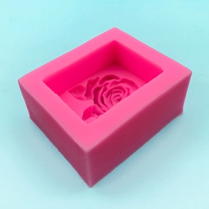 Moule en silicone rose avec motif de rose pour savon artisanal et bougie DIY
