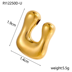 Polished gold U-shaped bubble charm with dimensions of 1.9cm by 1.4cm and 5.5g weight