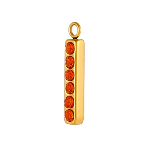 Détail d'un pendentif rectangulaire doré avec six pierres de zircone orange alignées
