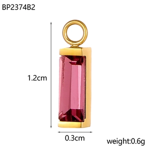 Macro view of a 1.2cm purple zircon gold pendant with dimensions and weight specs