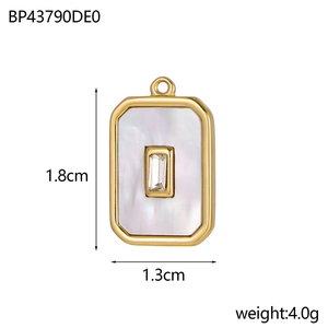 Ciondolo rettangolare in oro con madreperla bianca e cristallo, 1,8cm x 1,3cm