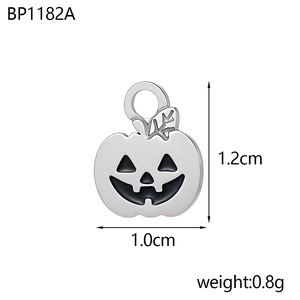 Detailed view of Halloween pumpkin pendant with dimensions 1.2cm height and 0.8g weight