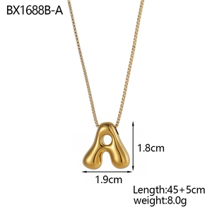 Collana minimalista dorata con ciondolo iniziale A a palloncino 3D e catena box