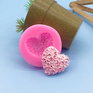 Heart Shaped Floral Vine Relief Silicone Mold Pink DIY Baking Tool For Fondant Chocolate Cookie Cake Decoration