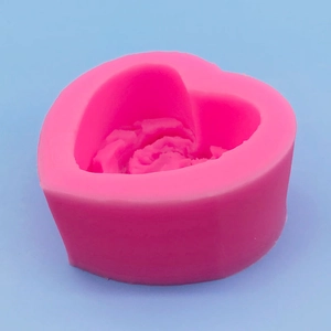Moule en silicone rose en forme de cœur avec textures de roses pour savon et artisanat
