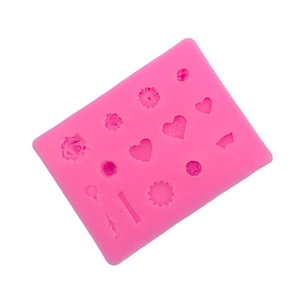 Moule en silicone rose pour gâteaux et chocolats avec motifs de roses, cœurs et LOVE