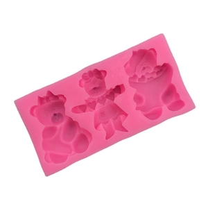 Three-cavity pink silicone bear mold for DIY chocolate, jelly, and cake decorations