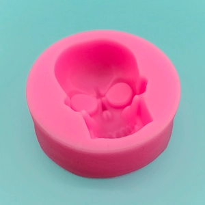 Pink silicone skull mold for Halloween DIY chocolate fondant and cake decoration