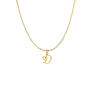 Vue détaillée du pendentif cœur doré avec lettre D et fine chaîne à maillons