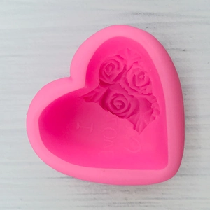 Moule en silicone cœur rose avec roses et texte I Love You pour la savonnerie