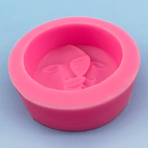 Stampo in silicone rosa con rilievo luna e bimbo per sapone e gesso fai da te