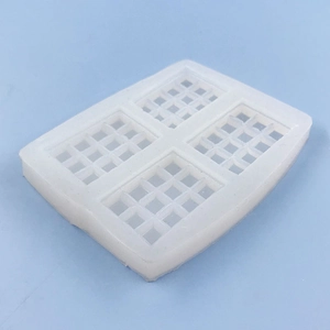 Molde rectangular de silicona blanca con cuatro compartimentos para chocolate y jabón DIY