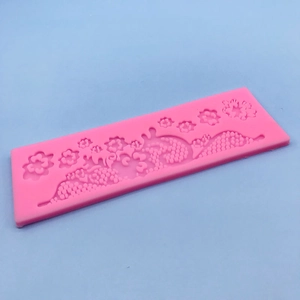 Stampo in silicone rosa con bordo floreale per decorazioni torte in pasta di zucchero