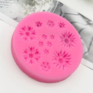 Pink daisy flower silicone mold for chocolate fondant cake and DIY aromatherapy crafts