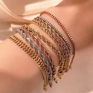 Chic multi-layered set of Figaro, rope and box chains in gold, silver and rose gold finishes