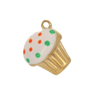 Détail macro du pendentif cupcake en or avec émail blanc pour la création de bijoux