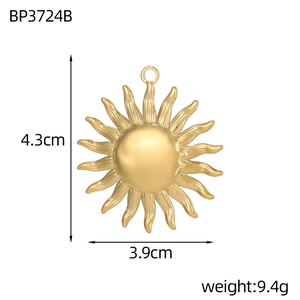 Detailed dimension guide for golden sun charm showing 4.3cm height and 3.9cm width