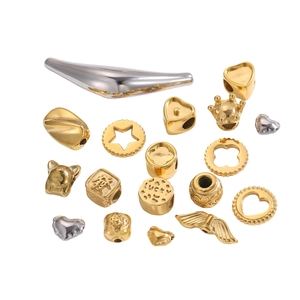 Assortimento di ciondoli fai-da-te in acciaio inossidabile oro e argento con ali e cuori
