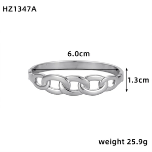 Bracciale traforato in metallo argento con dimensioni di 6,0 cm di diametro e 1,3 cm
