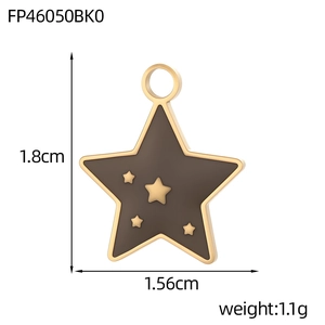 Detailed size view of star pendant with dimensions 1.8cm by 1.56cm and weight 1.1g
