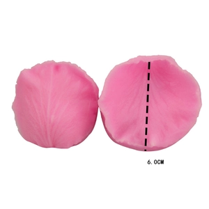 Macro detail of pink food-grade silicone fondant leaf mold with 6.0cm texture pattern