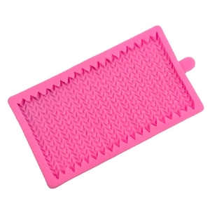 Pink silicone cake mold with knitted wool texture for fondant and chocolate baking