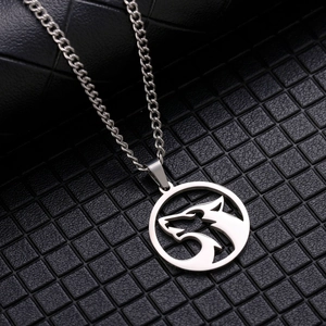Collier hip-hop homme en acier inoxydable avec pendentif tête de loup rond ajouré