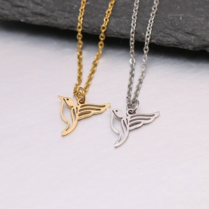 Ensemble de colliers colibri minimalistes avec finitions polies en or et en argent