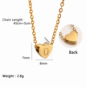 Collar de corazón de acero inoxidable dorado con grabado de letra D y cadena de tipo O