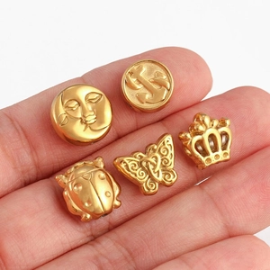 Goldene Edelstahlperlen in Mond-, Schmetterlings- und Kronenform für DIY-Schmuck