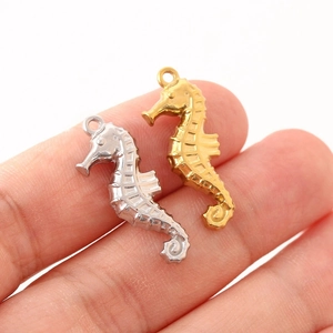 Detailed seahorse pendant charms in gold and silver finish for DIY jewelry making