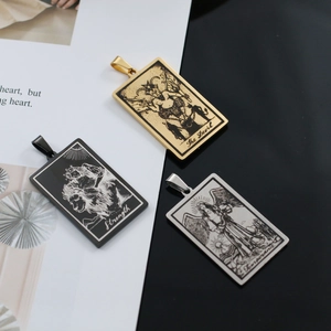 Pendentif Rétro en Acier Inoxydable Carte de Tarot pour Collier Homme Mystique Gravé Arcana Major Accessoire Bijoux DIY