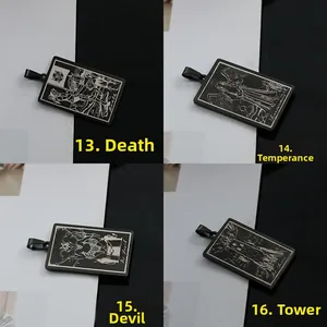 Pendentifs Tarot gravés au laser présentant la Mort, la Tempérance, le Diable et la Tour