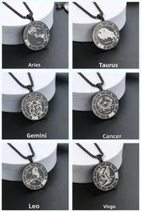 Vue détaillée en grille de pendentifs zodiaque noirs avec gravures célestes précises
