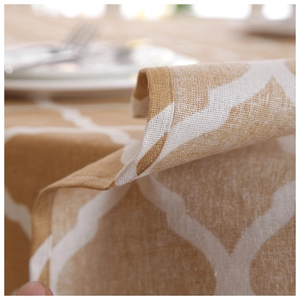 Modern geometric yellow and white polyester-cotton tablecloth with a cozy nordic style