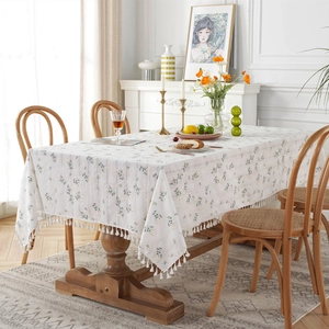 Floral cotton jacquard rectangular tablecloth with elegant fringe tassels and lilac pattern